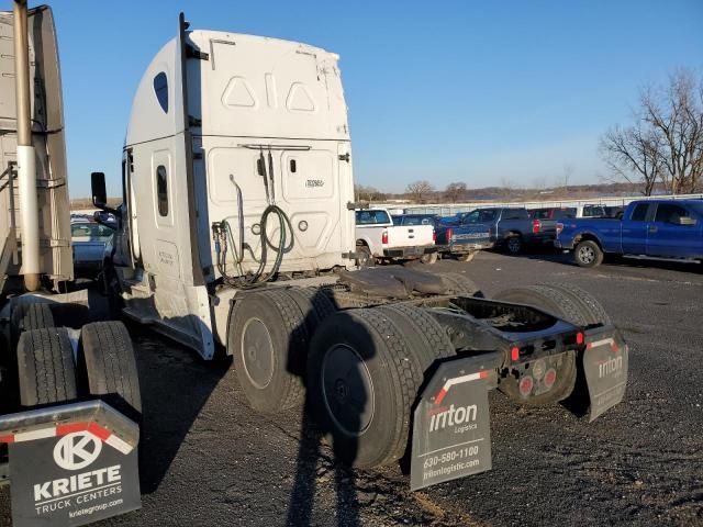 2019 Freightliner Cascadia 126