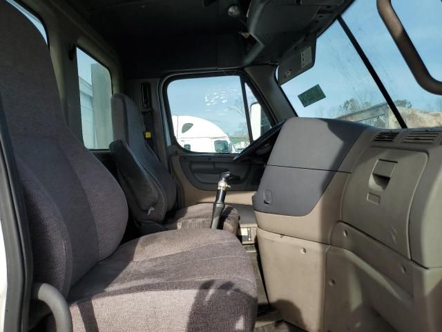 2016 Freightliner Cascadia 113