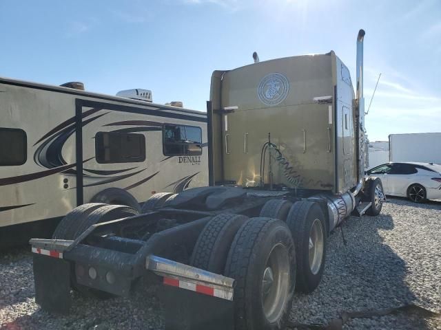 2007 Kenworth Construction W900