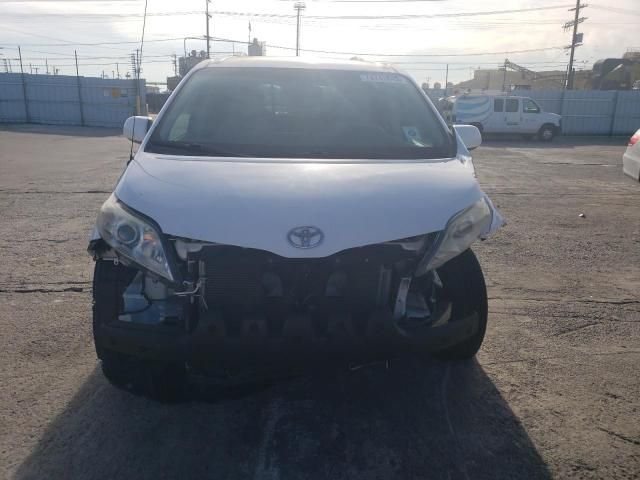 2013 Toyota Sienna LE