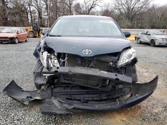 2011 Toyota Sienna LE