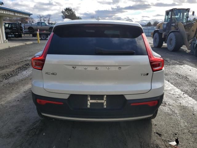 2021 Volvo XC40 T5 Momentum