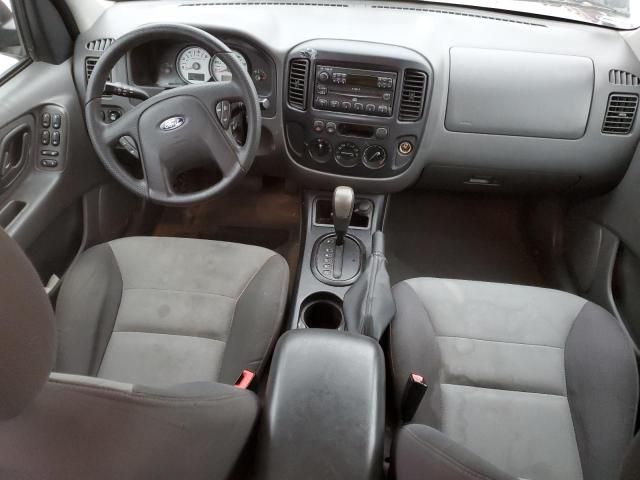 2005 Ford Escape XLS