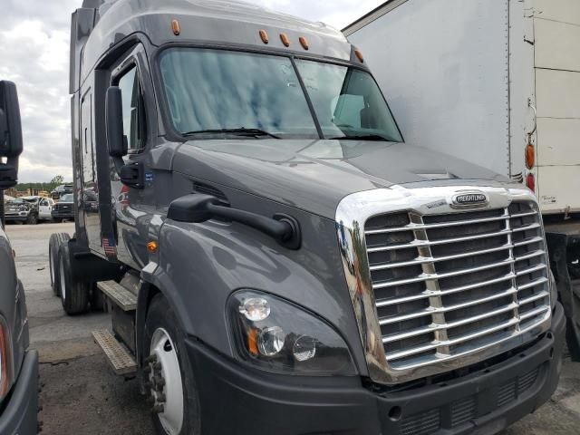 2018 Freightliner Cascadia 113