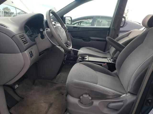 2004 Toyota Sienna CE