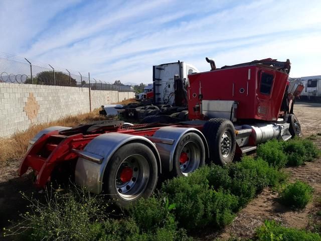 2022 Kenworth Construction T800