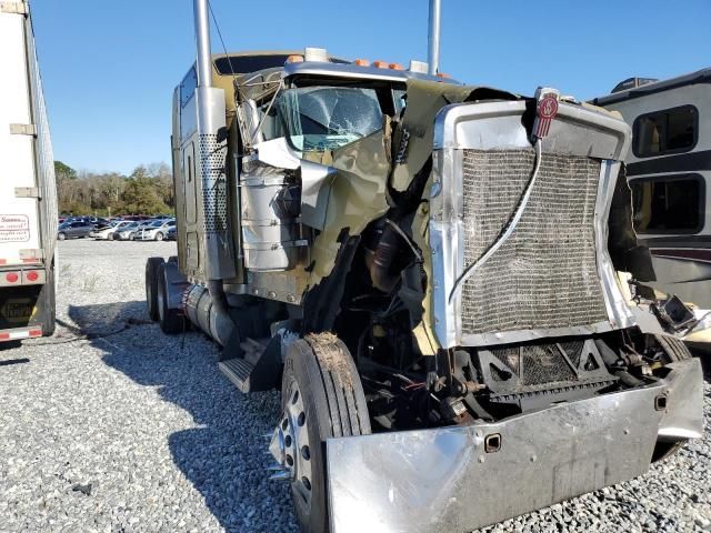 2007 Kenworth Construction W900