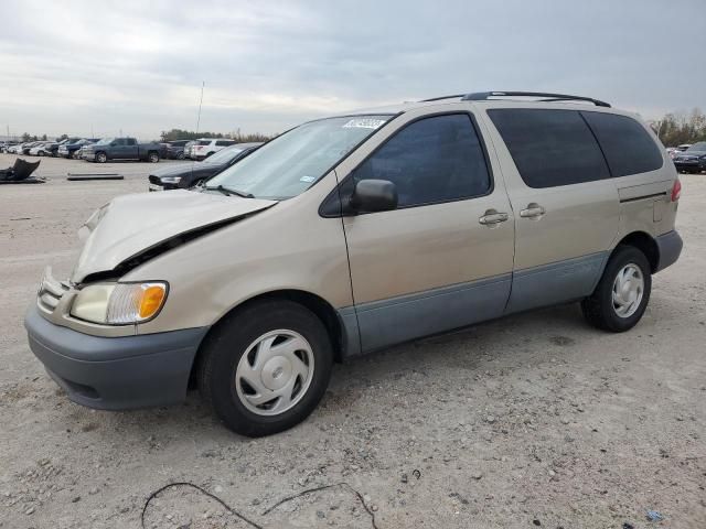 2001 Toyota Sienna CE