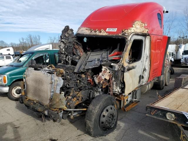 2020 Freightliner Cascadia 126