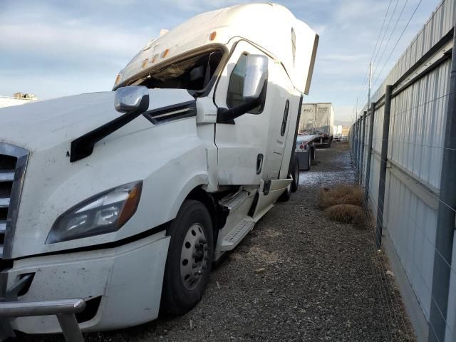 2020 Freightliner Cascadia 126