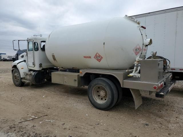 2015 Peterbilt 337