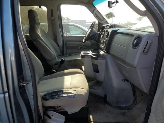 2014 Ford Econoline E350 Super Duty Wagon