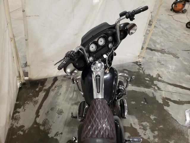2010 Harley-Davidson Flhx