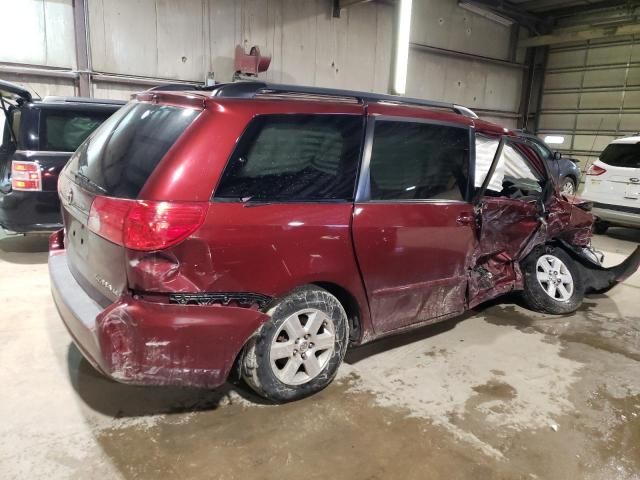 2009 Toyota Sienna CE