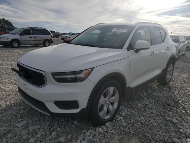 2020 Volvo XC40 T5 Momentum