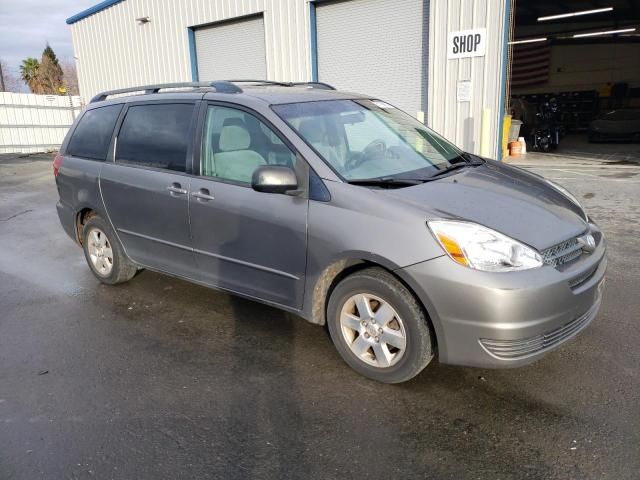 2004 Toyota Sienna CE