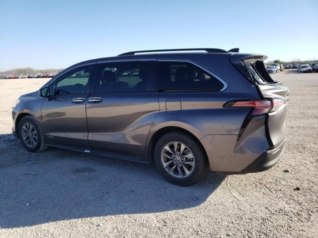 2021 Toyota Sienna XLE