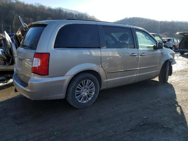 2013 Chrysler Town & Country Touring L