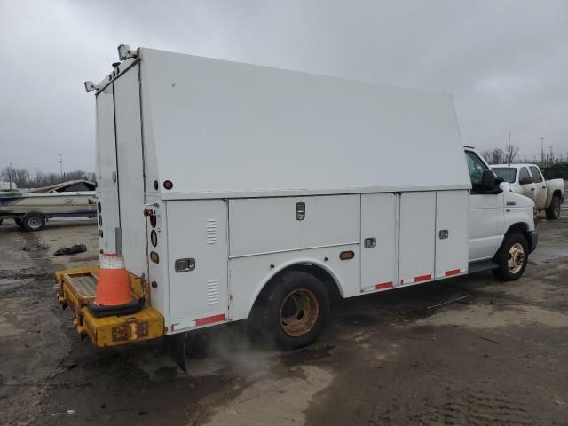 2012 Ford Econoline E350 Super Duty Cutaway Van