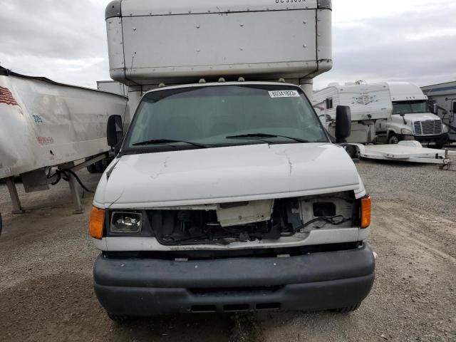 2007 Ford Econoline E450 Super Duty Cutaway Van