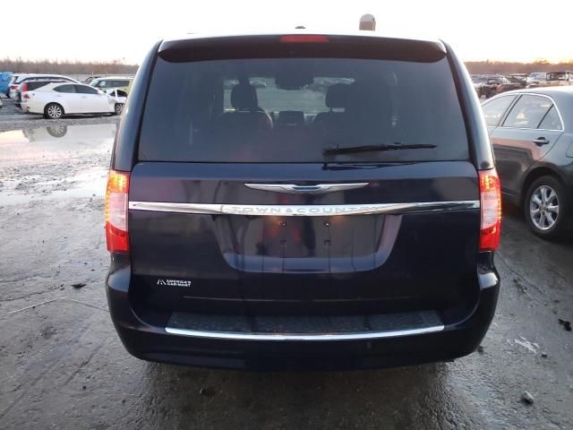 2013 Chrysler Town & Country Touring