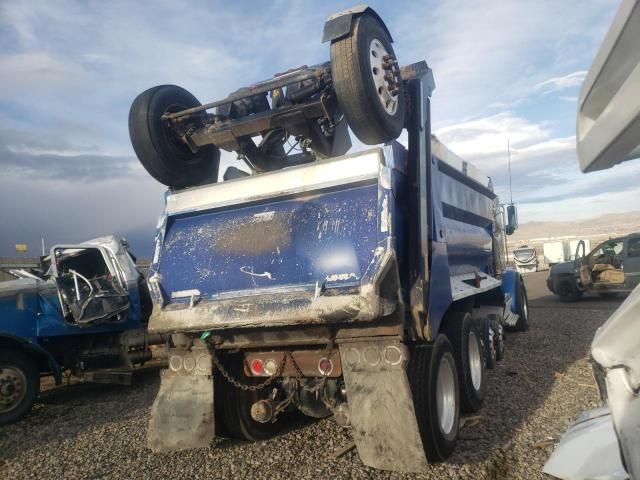 2013 Peterbilt 389