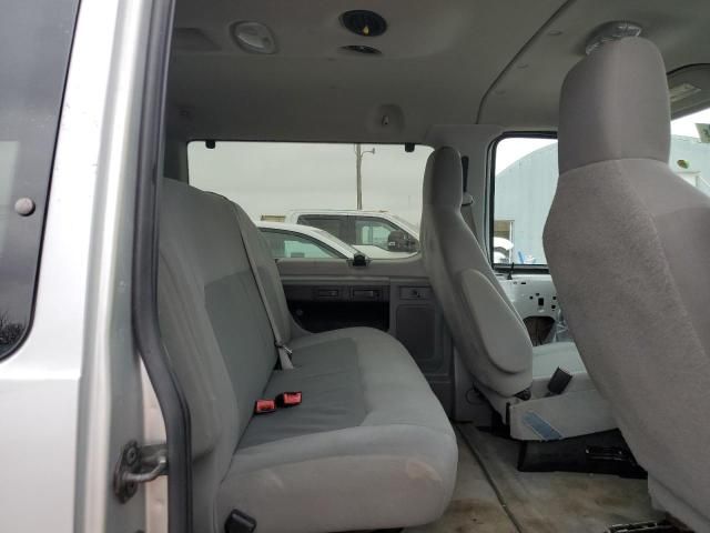 2012 Ford Econoline E350 Super Duty Wagon