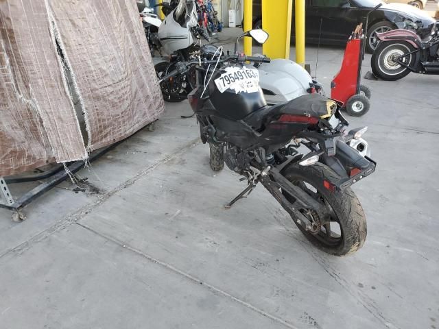 2019 Kawasaki ER400 D