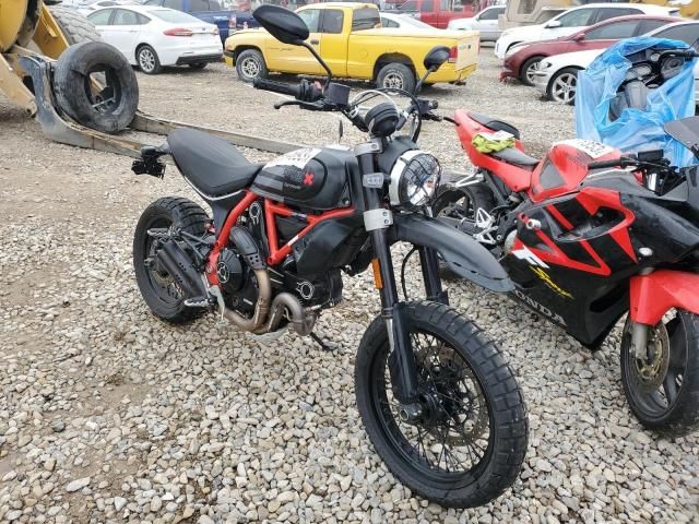 2022 Ducati Scrambler Desert Sled