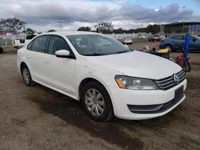 2013 Volkswagen Passat S