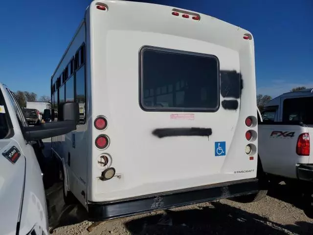 2016 Ford Econoline E350 Super Duty Cutaway Van