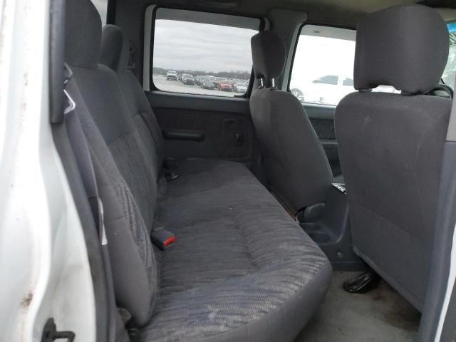 2000 Nissan Frontier Crew Cab XE