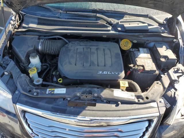 2016 Chrysler Town & Country Touring L