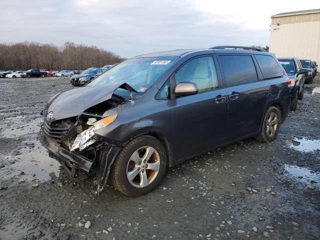 2012 Toyota Sienna LE