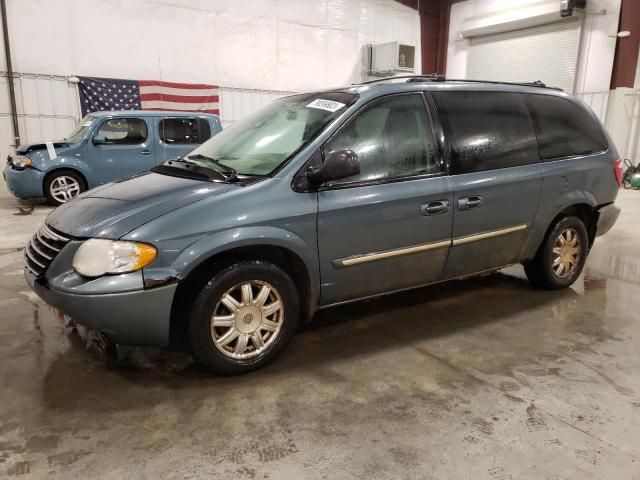 2005 Chrysler Town & Country Touring