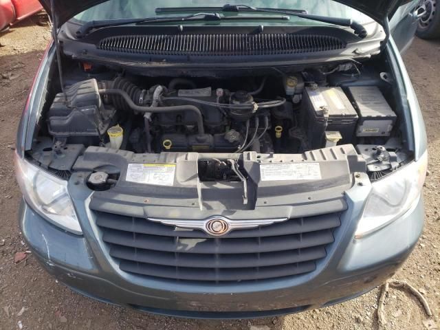 2005 Chrysler Town & Country