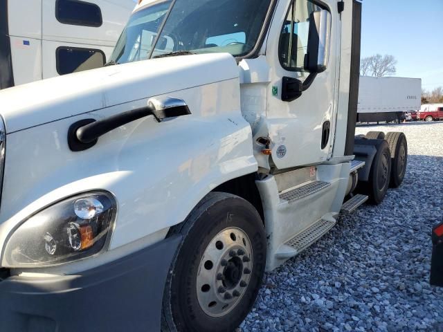 2018 Freightliner Cascadia 125