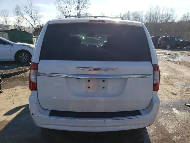 2016 Chrysler Town & Country LX