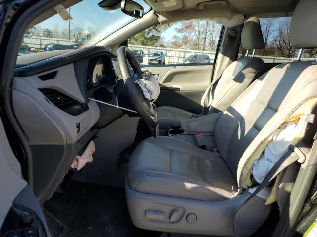 2018 Toyota Sienna XLE