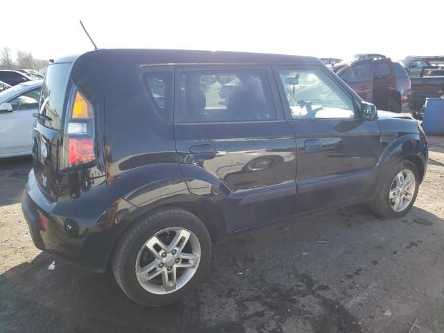 2010 KIA Soul +