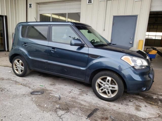 2011 KIA Soul +