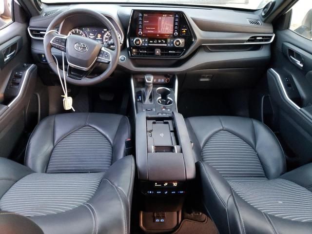 2022 Toyota Highlander XSE