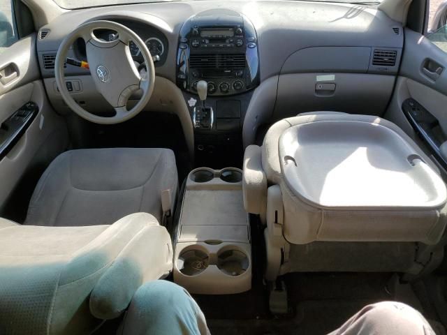 2005 Toyota Sienna CE