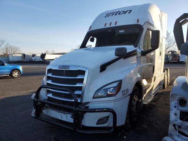 2019 Freightliner Cascadia 126