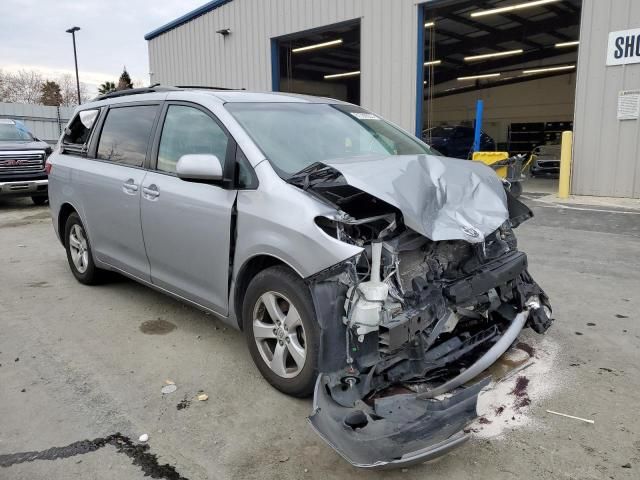 2017 Toyota Sienna LE