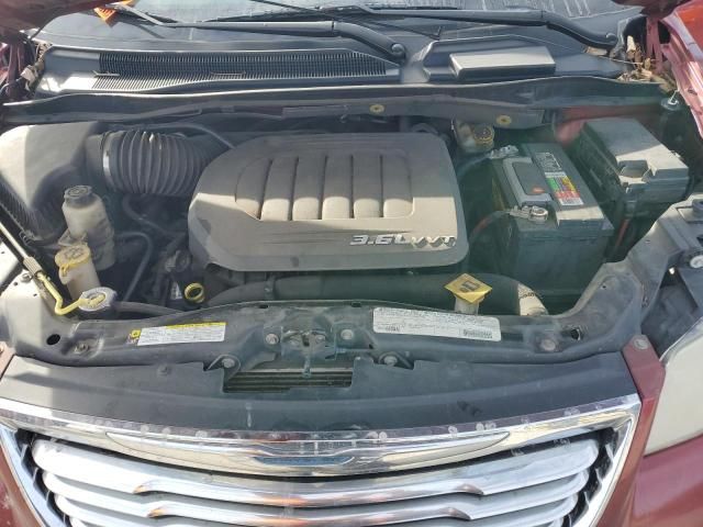 2012 Chrysler Town & Country Touring L