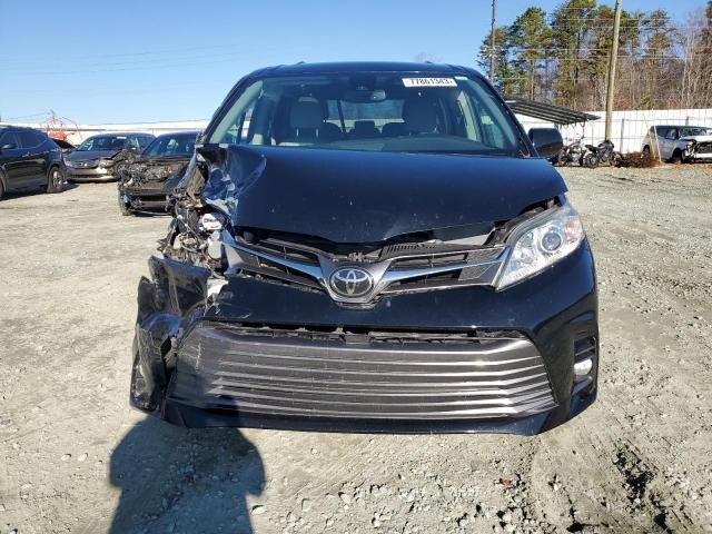 2018 Toyota Sienna XLE