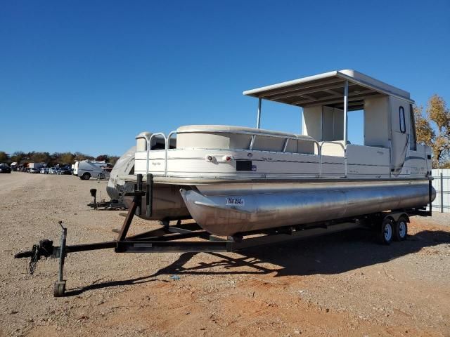 2005 Tracker Boat