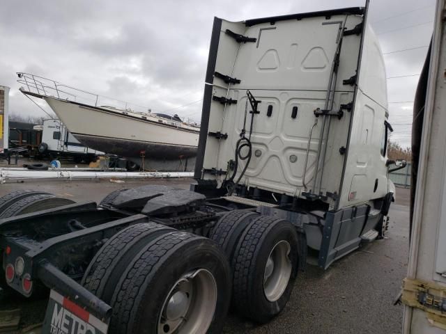 2018 Freightliner Cascadia 126