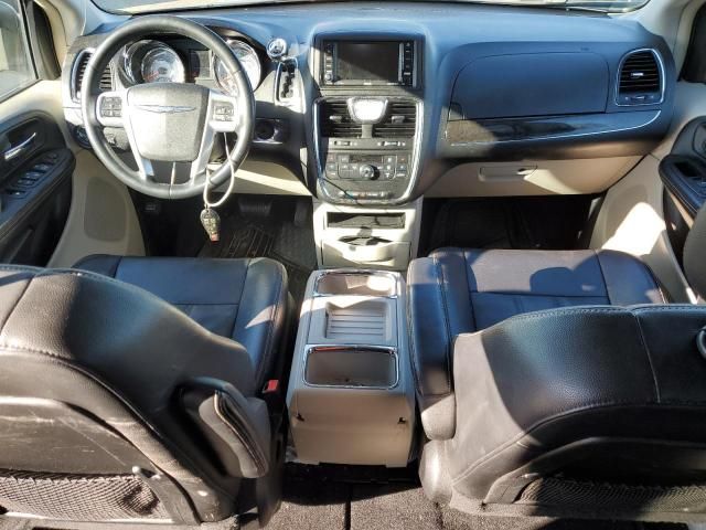 2013 Chrysler Town & Country Touring L